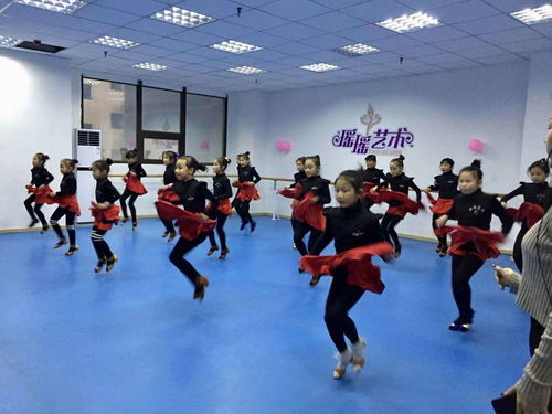 瑶瑶艺术培训2017秋季汇报课 跳出快乐,舞出精彩